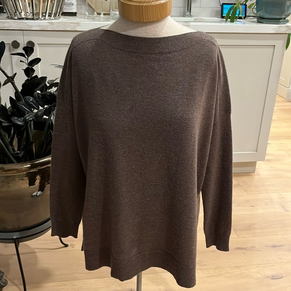 EUC Vince soft brown wool cashmere blend long sleeve boat neck oversize sweater - Picture 1 of 8
